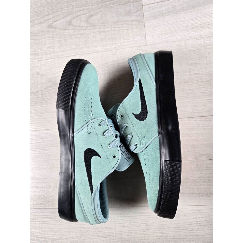 ​Nike SB Stefan Janoski Mint Sage Green Black Gum Skate Shoes Womens 7.5